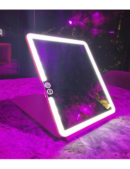 Specchio con luce a LED e carico USB di Arcobañ
