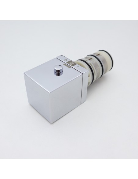 Cartuccia e manopola per rubinetto termostatico Rif.: 910616110 TRES Cartuccia e manopola per rubinetto termostatico Rif.: 910616110 TRES