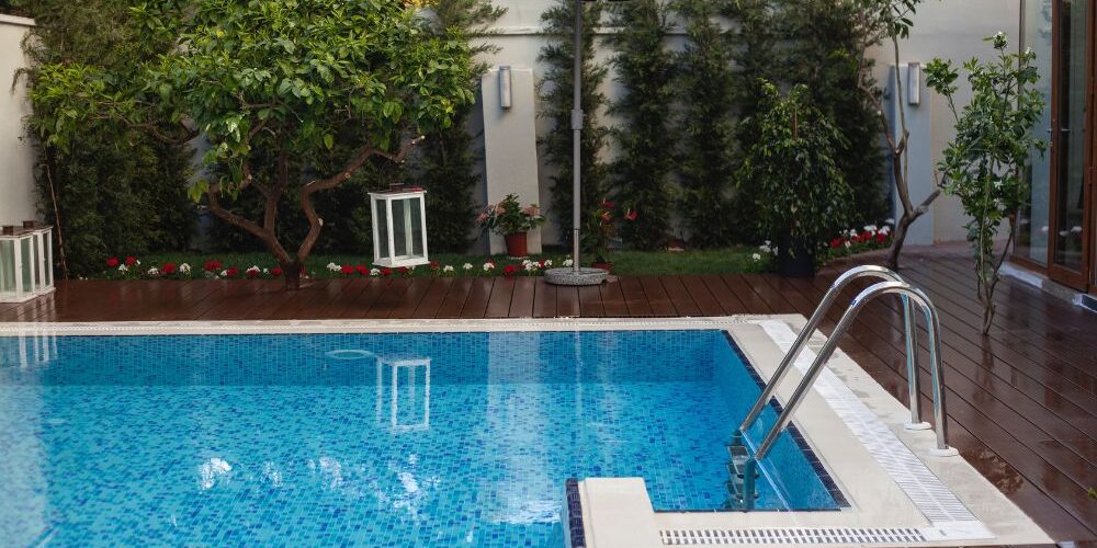 ¿Debo instalar un cobertor de piscina en verano y en invierno? ¿Debo instalar un cobertor de piscina en verano y en invierno?