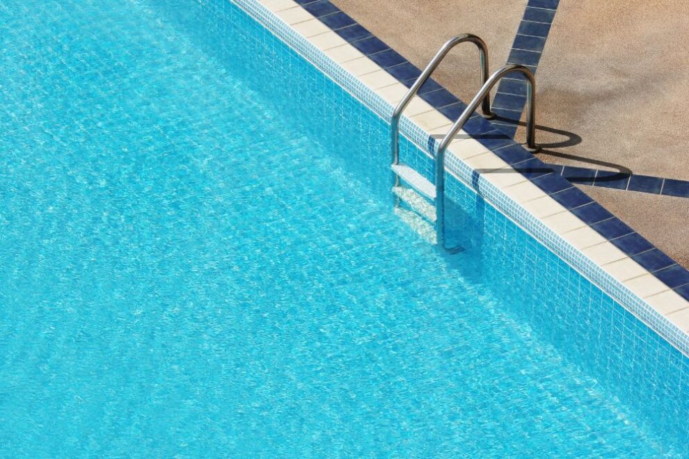 El mantenimiento de la piscina en temporada de verano El mantenimiento de la piscina en temporada de verano