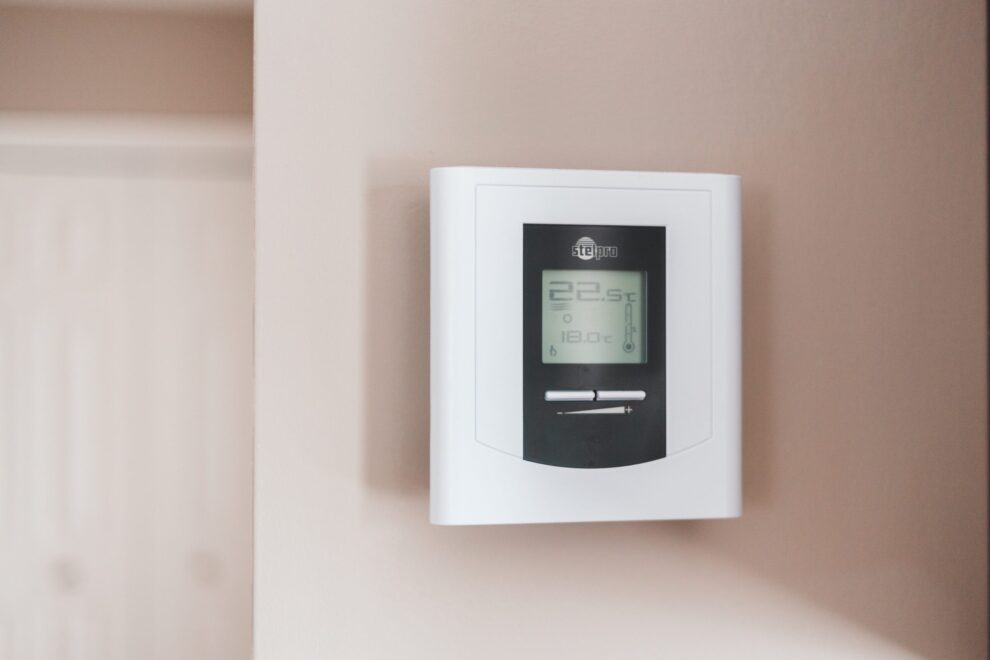 Contrôlez votre chauffage domestique avec un thermostat numérique Contrôlez votre chauffage domestique avec un thermostat numérique